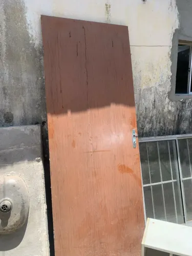 Porta e uma pia pra cosinha pra vender rapido.