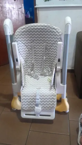 Cadeirinha de alimentação