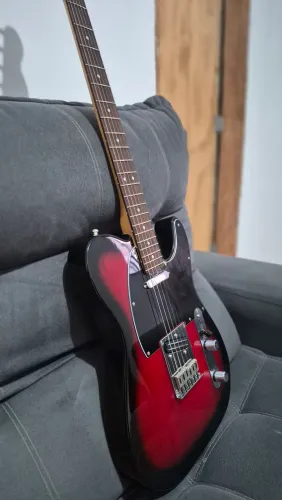 Guitarra Telecaster Squier Standart caps Avancini