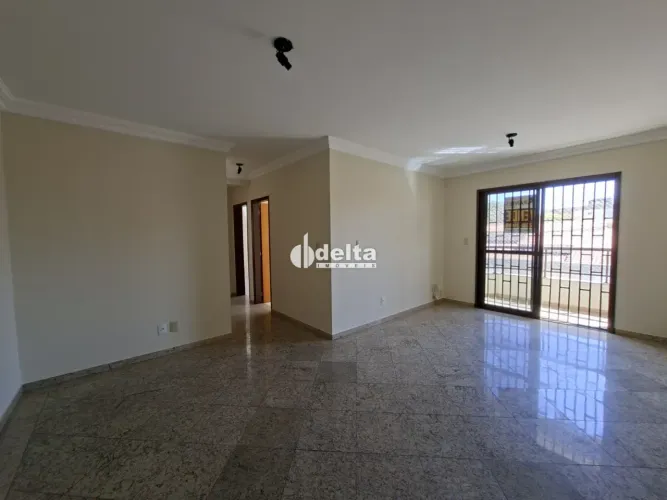 Apartamento com 3 quartos sendo 1 suíte disponível para venda no bairro Santa Mônica em Ub