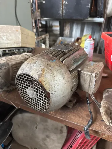 Motor trifásico weg 3CV