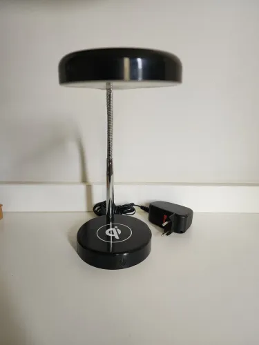 Luminária De Mesa Led Carregador Sem Fio Indução Celular Touch Articulável