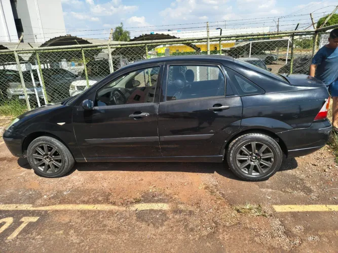 Ford Focus Sedan 1.6/1.6 Flex 8v/16v 4P Mec. 2006