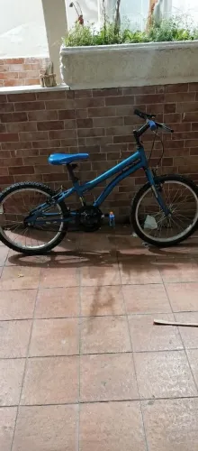 Bicicleta BMX Houston aro 20 usada.