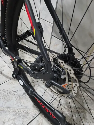 Bicicleta Oggi Hacker HDS 2024 Aro 29 - Freio Hidráulico, Quadro 19