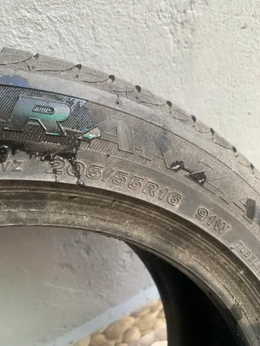 2 Pneus Bridgestone 205/55 16