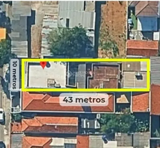 Terreno Amplo com 4 (quatro) Casas à Venda no Bairro Cerâmica em São Caetano do Sul/SP.