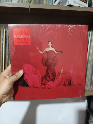 LP - Selena Gomez - Revelación
