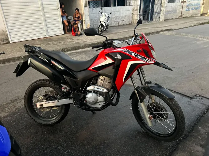 Xre 300 2023