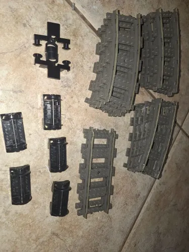 Lote Ferroviário 9V (Trilhos metálicos , bogies e conectores magnéticos. Inclui base plate