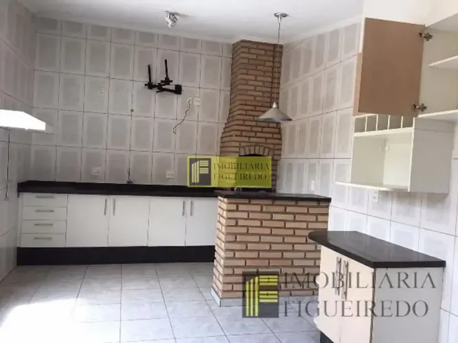 Casa para Locação 3 Quartos, 1 Suite, 2 Vagas, 329M², Condomínio Residencial Jardins de Ba