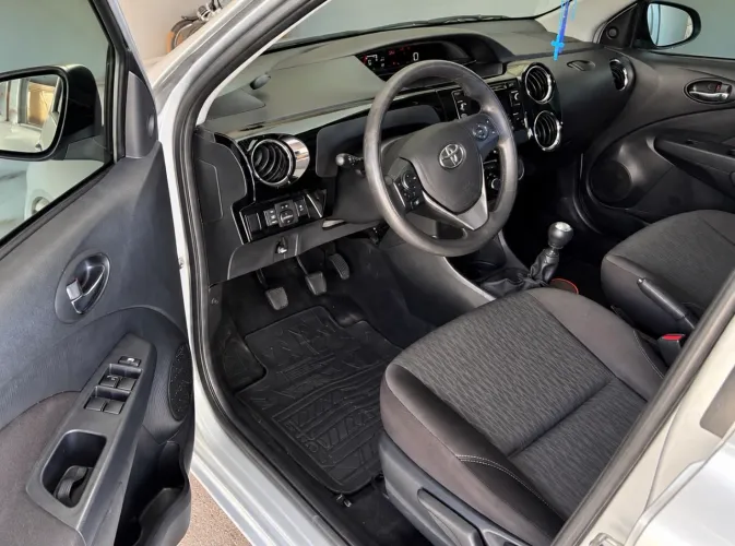 Toyota Etios X Plus Sedan 1.5 Flex 16V 4P Mec. 2019