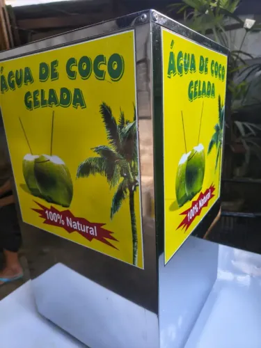 Máquina de água de coco. 