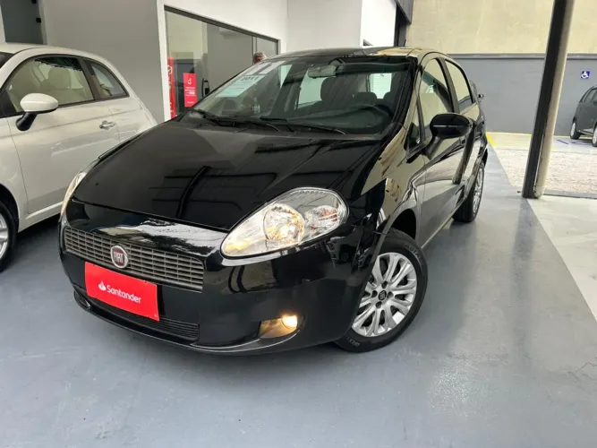 Fiat Punto Attractive 1.4 Fire Flex 8V 5P 2011