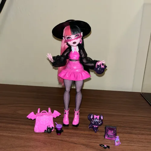 Boneca Monster high g3 Draculaura core refresh