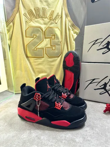 Tênis Jordan 4