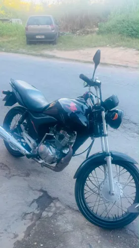 Moto impecável