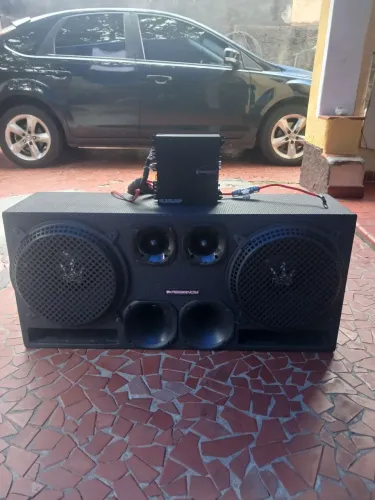 vendo caixa de som rex automotivo zerada integra som de altíssima qualidade 