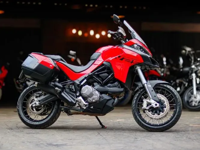 DUCATI MULTISTRADA V2S 900 cc