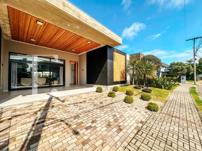 Casa à Venda no Condomínio Sea Cost