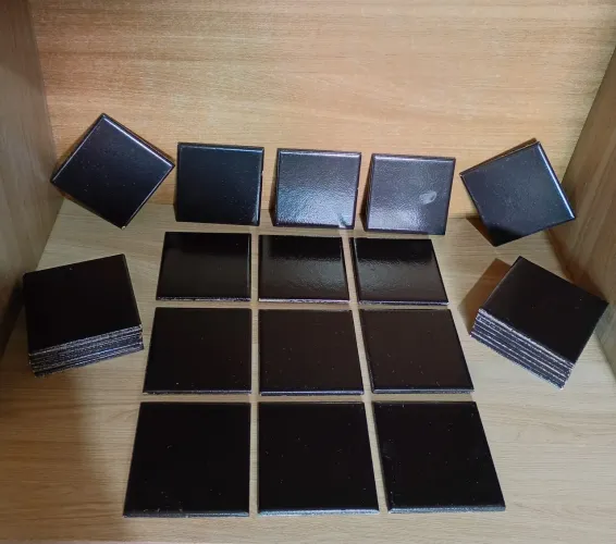 Pastilhas Cerâmicas Pretas 10x10 cm, Lote com 27 Peças