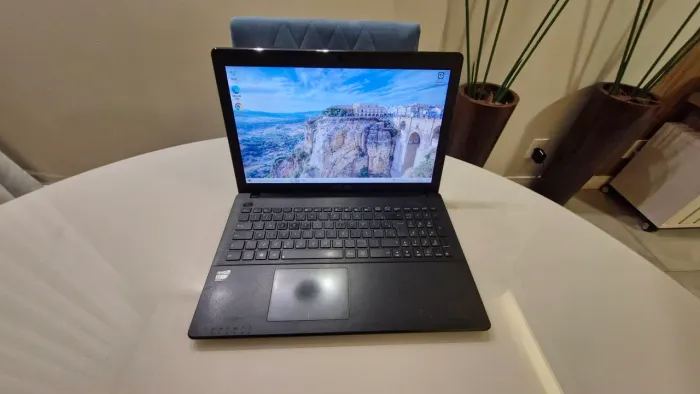 Notebook ASUS X552E - SSD 120 GB - 8 GB RAM - R$ 400,00