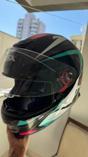 Capacete feminino 