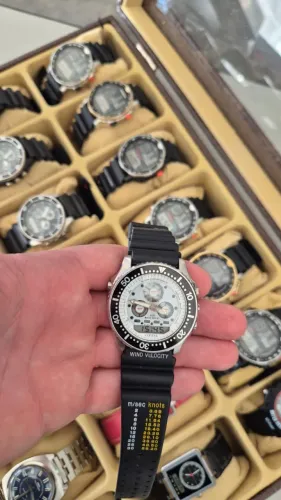 Relógio Citizen Promaster Combo Wind Velocity (Calibre 8946)