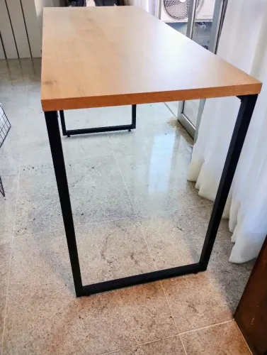 Mesa para escritório estilo industrial