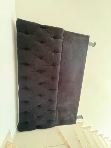 Vendo cabeceira de cama pra casal preta em ótimo estado