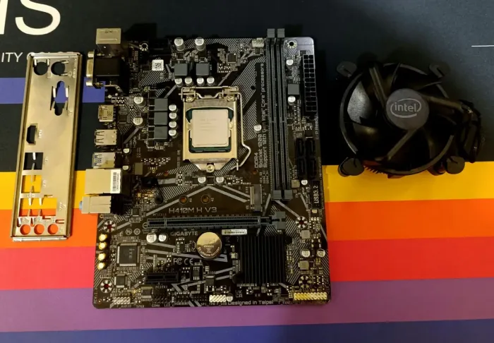 KIT UPGRADE I7 10700F + PLACA MÃE GIGABYTE OPORTUNIDADE PARA VENDER RÁPIDO