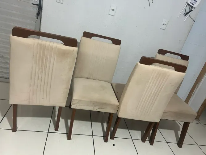 Jogo de 4 cadeiras Elegantes 
