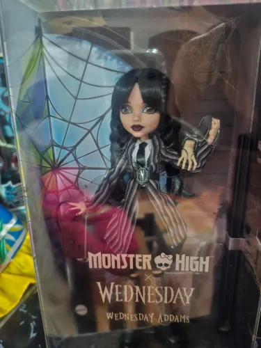 Monster high Wednesdey Colegial