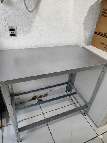 Mesa em Aço Desmontável 90x50x85alt