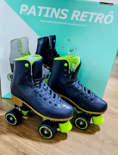 Patins Retrô Oxer. Tam. 35. Azul e verde.