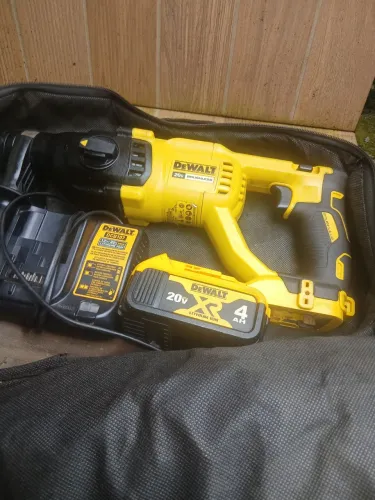Martelete 20v dewalt DCH133