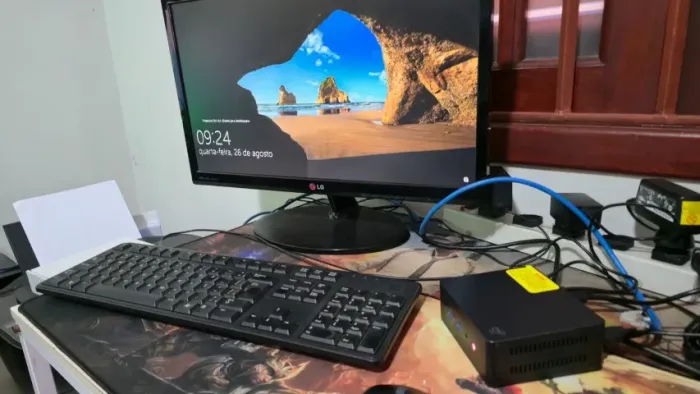 Monitor LG 22 Pol VGA e DVI e Cabo VGA Incluso