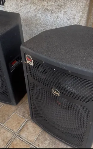 02 Caixas de som gabinete Leacs - 300 w cada