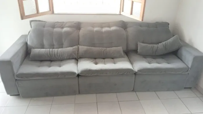 Vendo Sofá motivo ficou grande na minha parede