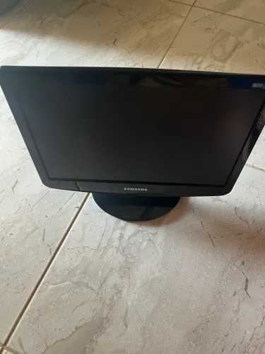 Monitor LCD 17