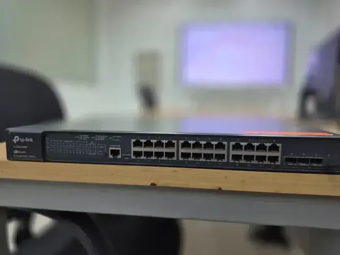Switch Tp-link Tl-sg3424 Série 3428-Usado