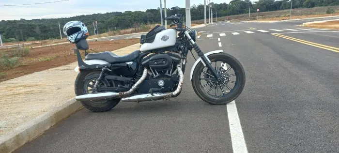 Moto 883 c