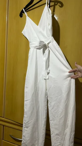 Macacão Branco com fenda