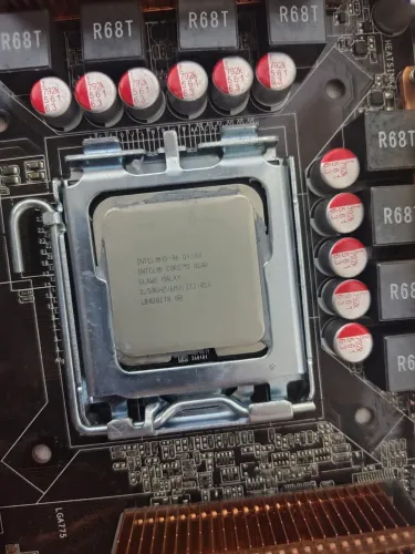 Exclusividade & Relíquia: Kit ASUS P5E3 Deluxe X38 (LGA 775) + Core 2 Quad + 2GB DDR3