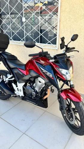 Vende CB300 - 2025