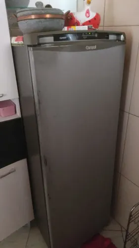 Vende-se está geladeira 