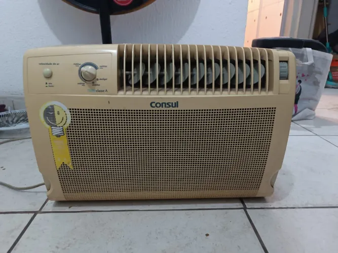 Ar condicionado 7.500 BTUs 220v
