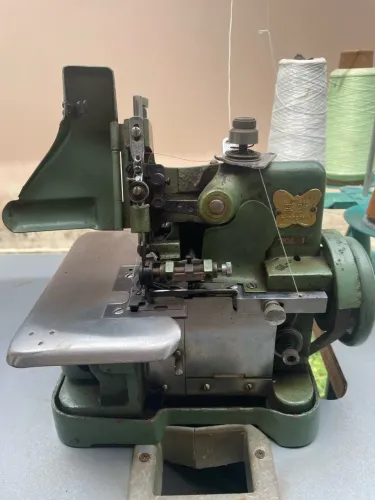 Máquina overlock chinesina 
