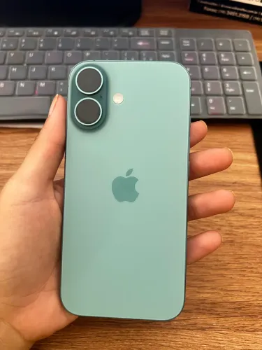 iPhone 16