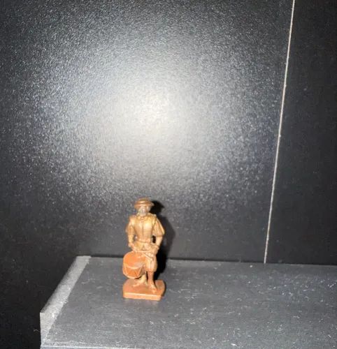 Kinder ovo anos 90 estátua de ferro 